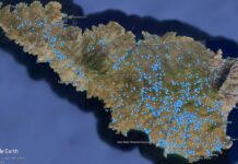 Η Τήνος είναι το νησί των 1.000 ξωκλησιών και περιστεριώνων