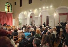 Τήνος – «Ρόδο ανάμεσα στ’ αγκάθια»