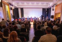 «Αποσπάσματα από Έρωτες» στο κατάμεστο Ίδρυμα Τηνιακού Πολιτισμού