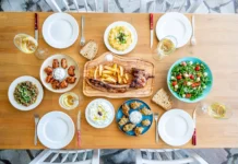 Ανοιχτά Τσικνοπέμπη το Αεράκι Τηνιακό στο Βωλάξ Τήνου