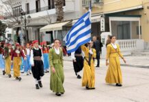 Μαθητική παρέλαση στην Τήνο για την 25η Μαρτίου