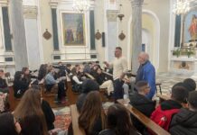 Εκπαιδευτική επίσκεψη Γ’ Γυμνασίου Λεοντείου Αθηνών στον Καθεδρικό Ναό Παναγίας Ροδαρίου και το Αποστολικό Κέντρο «Πίστη και Πολιτισμός» στην Ξυνάρα Τήνου