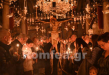 Η Ακολουθία των Αχράντων Παθών στην Τήνο