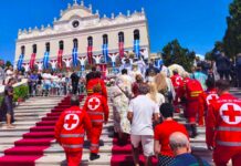 Εθελοντές Σαμαρείτες – Διασώστες του Ελληνικού Ερυθρού Σταυρού στην Τήνο