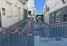 Πτώση οικοδομικών υλικών στη Χώρα της Τήνου